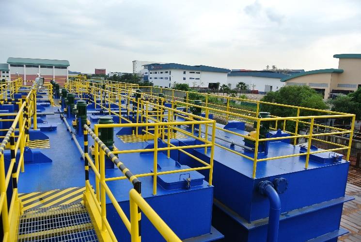 Mud tank arrangements at the yard