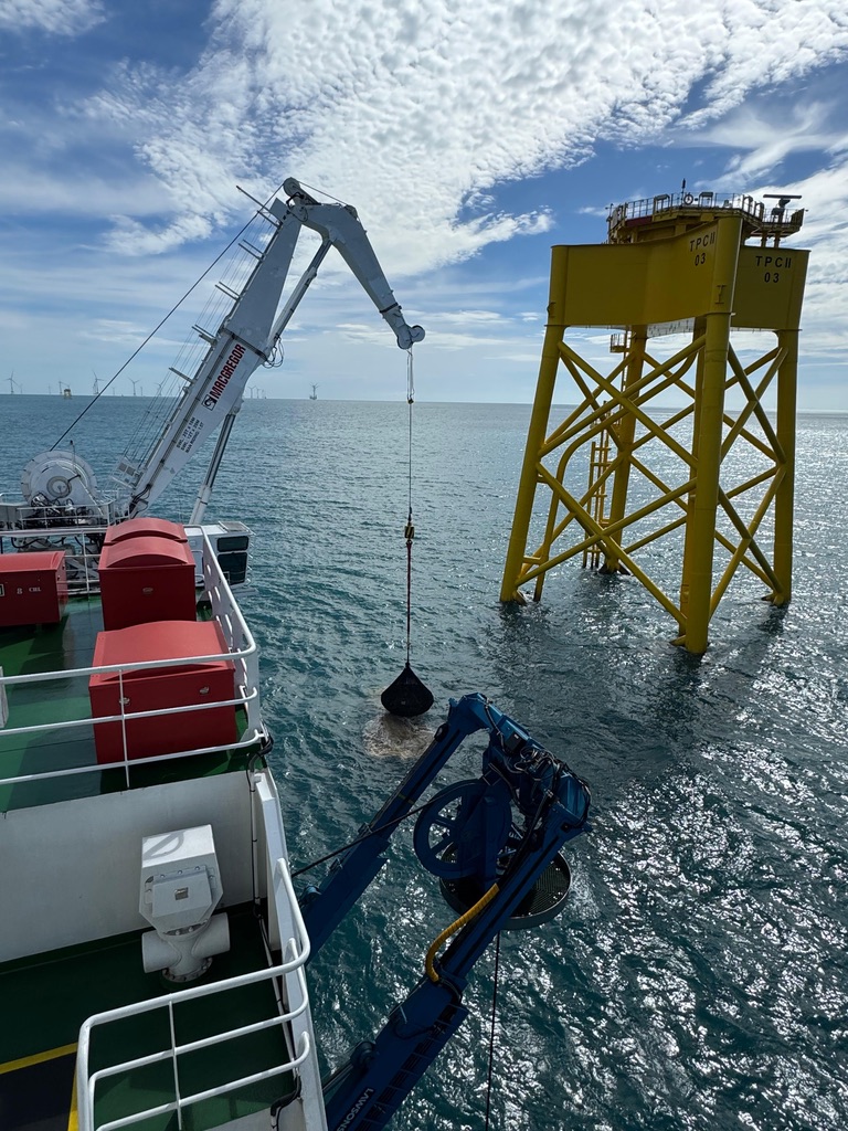 Deck-side operations next to TPCII 03 jacket