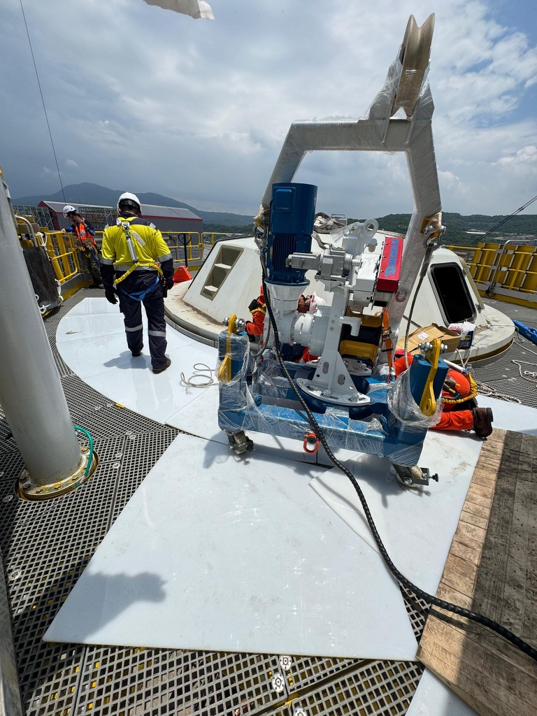 MacGregor crane installation on the OSS deck