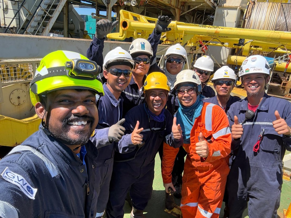 TPC II offshore team on deck