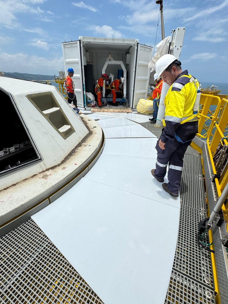 Cable pull-in equipment mobilised on the OSS deck