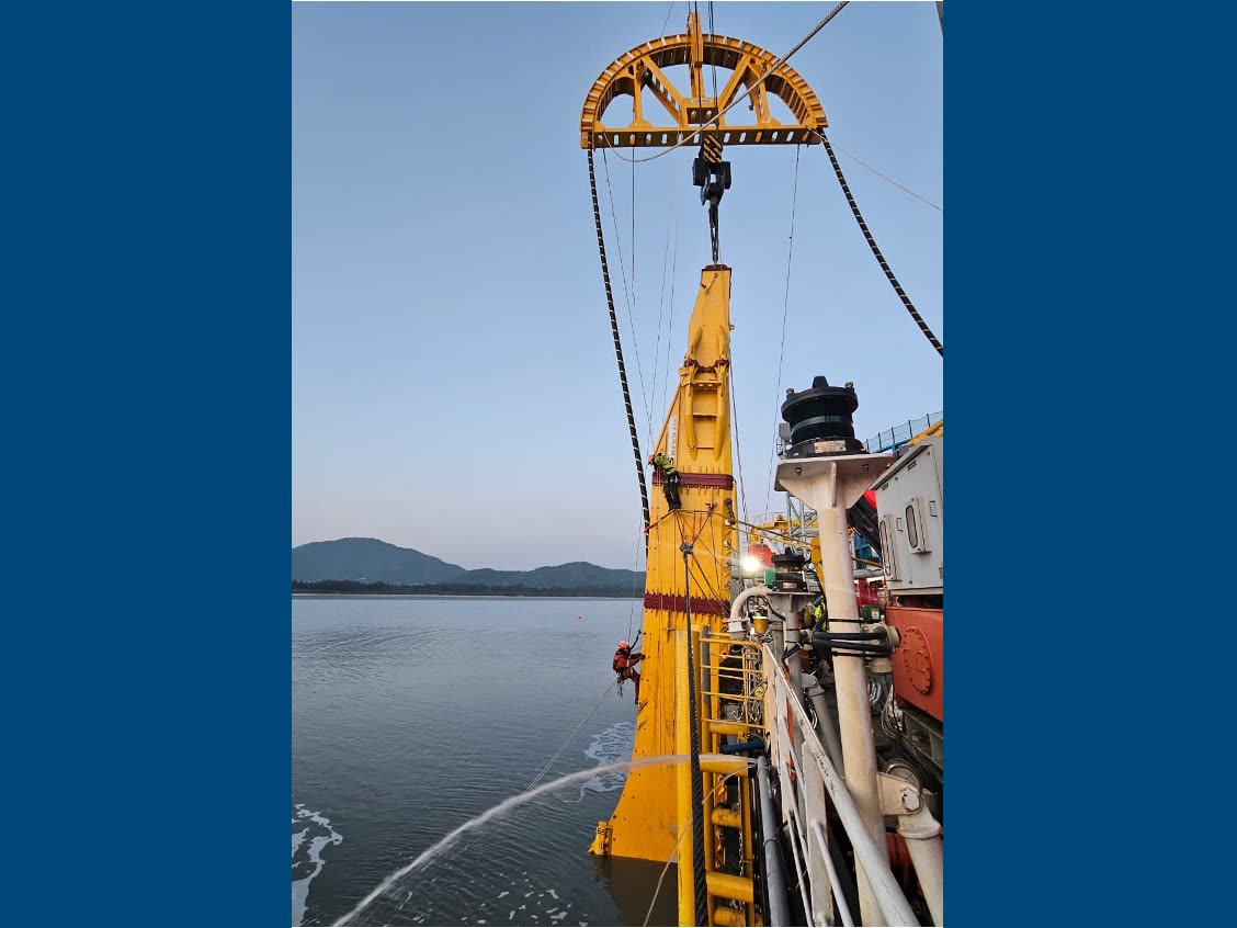 Trenching Vertical Injector (VI) launch frame — Dimension subsea trenching support