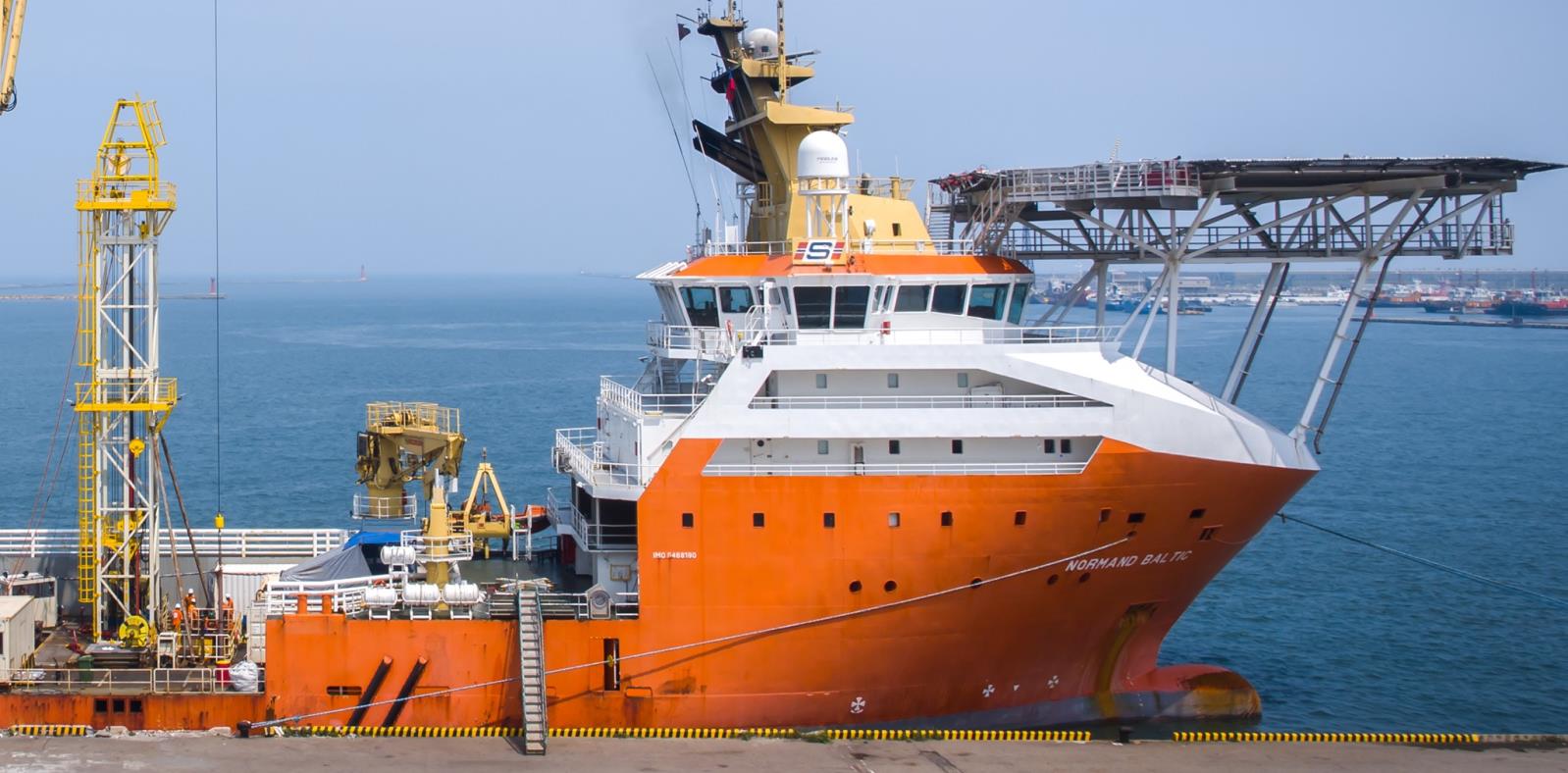 30 T Pull Drill String Heave Compensation System — Normand Baltic vessel at port with drill tower aft (Geoquip Marine AG, 2015)
