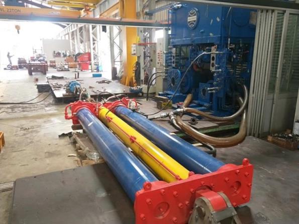 50 T Passive Heave Compensator Lifting Link — workshop fabrication of hydraulic piston cylinder and accumulators (Singapore Salvage Engineers, 2018)